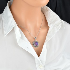 Collar con colgante de flor de plata de ley chapado en rodio dorado hecho a mano, ajuste de bisel con hermosa turquesa Mojave - Product Image 1