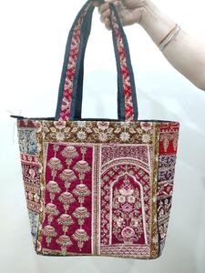 กระเป๋าโท้ทผ้าฝ้ายพิมพ์ลายสีสันสดใสสำหรับผู้หญิง กระเป๋าถือแบบพกพาเนื้อนุ่ม พิมพ์ลายดิจิทัล เหมาะสำหรับใช้ในชีวิตประจำวัน รับผลิตตามสั่งขายส่ง - Product Image 4