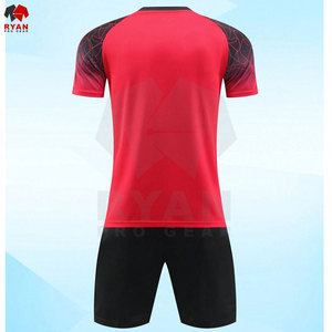 Maillot de football à manches courtes pour hommes sur mesure Maillot de football de haute qualité Uniformes de football respirants à vendre Fabriqué au Pakistan - Product Image 2