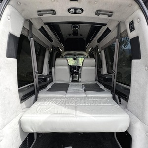 Famosa Camioneta de Conversión Chevrolet Express Regency 2004 - Product Image 2