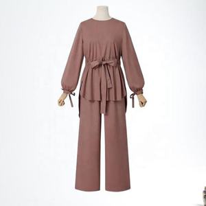 Ensemble Tunique Longue à Capuche et Pantalon Très Vendu – Tenue de Sport Modeste en Tissu Extensible Respirant – Fabricant OEM ODM Vente en Gros - Product Image 1