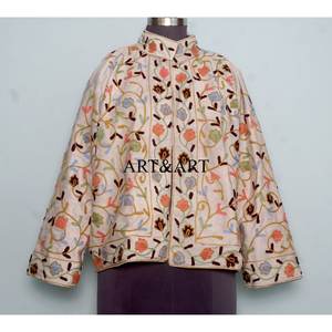 Veste matelassée en velours pour femme, brodée à la main, motif floral Suzani, 100% coton, tissu tissé, écologique, rapide - Product Image 1