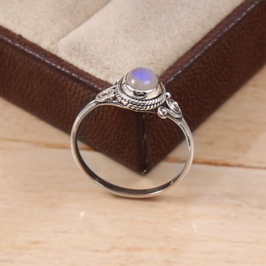 Anillo de Plata de Ley 925 para Mujer, Estilo Clásico, Ovalado, con Piedra Lunar Arcoíris, Engaste de Bisel, Estilo Bohemio, para Cumpleaños o Aniversario - Product Image 5