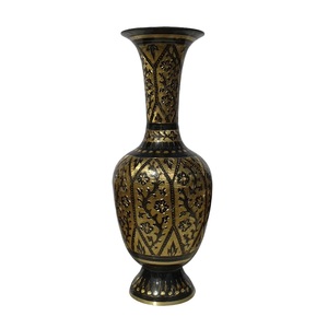 Vase à fleurs en laiton de haute qualité avec gravure en or et peinture noire finie pour la décoration de table Vase à fleurs de vaisselle - Product Image 1