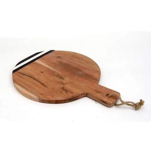 Planche à découper ronde en bois et résine époxy, planche à découper de haute qualité, planche à servir le fromage, faite à la main, durable, facile à laver au lave-vaisselle - Product Image 1