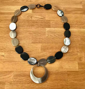 Collar de cuerno de buey de búfalo ecológico para mujer Cuerno de buey natural con piedra de perla Estilo de cadena elegante Niñas POR CRESCENT CRAFTS - Product Image 2