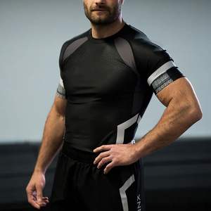 Rashguard de surf à manches courtes entièrement sublimé de haute qualité Rashguard MMA personnalisable Anti-UV dernière technique de sublimation - Product Image 2