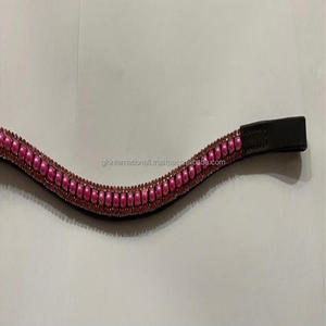 Bande de front de cheval en cuir noir de la plus haute qualité avec 3 rangées de perles roses de luxe et de cristaux décoration bande de front Bling - Product Image 6