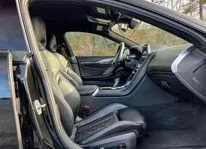 Sedán M8 2024 Usado, Motor Turbo de Gasolina, Caja de Cambios Automática, Neumáticos R17, Asientos de Cuero, Cámara Trasera, Volante a la Izquierda - Product Image 5