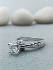 Anillo solitario de diamante cultivado en laboratorio clásico de 1,5 quilates corte VVS con oro de 14K/18k certificado GIA/IGI para aniversario de bodas para fiestas - Product Image 3