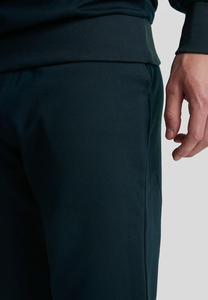 ชุดแทรคสูทผู้ชายแบบลำลอง 2 ชิ้น ผลิตโดย Ako ผ้าโพลีเอสเตอร์ผสมวิสโคสและสแปนเด็กซ์ เนื้อผ้านุ่มลื่น ระบายอากาศได้ดี สวมใส่สบายเป็นพิเศษ - Product Image 4