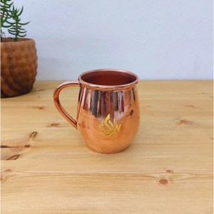 Chope à bière moderne en cuivre et métal naturel avec poignée en cuivre Mug en cuivre brillant au design moderne pour servir le thé et le café - Product Image 1