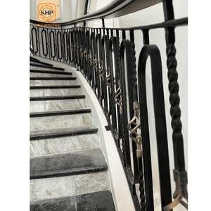 Rampe d'escalier en fer forgé durable KHP, intérieur, fabriqué au Vietnam, acier écologique avec revêtement en poudre, pour une décoration intérieure durable. - Product Image 6
