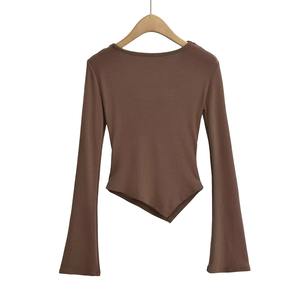 T-shirt pour femme coupe décontractée avec manches courtes à col rond confortable et design léger et respirant parfait pour une tenue quotidienne - Product Image 3