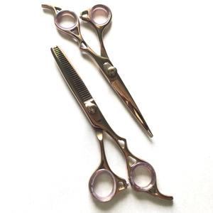 Ensemble de ciseaux de coiffure professionnels, ciseaux de barbier et ciseaux à effiler, fabriqués en acier inoxydable japonais par LCI - Product Image 1