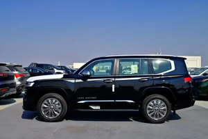 2025 T C.rui S.er 300 V.XR V6 >8L Essence Automatique SUV d'occasion R18 Toit ouvrant panoramique 360° Sièges en cuir - Product Image 2