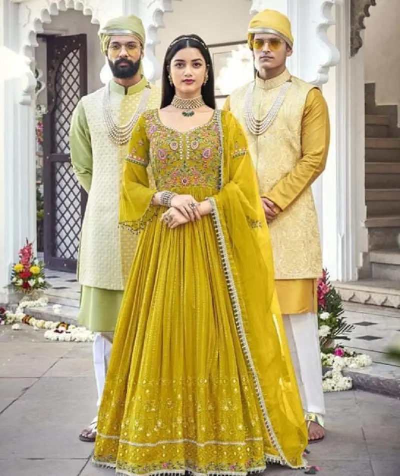 Vêtements ethniques indiens Faux georgette lourde avec broderie et séquence de travail Robes fantaisie Anarkali pour robe de mariée et costume