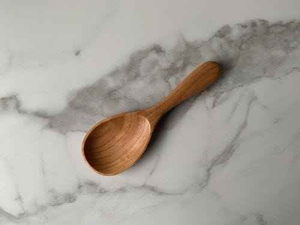 ช้อนไม้กระถินคุณภาพสูง ช้อนไม้สำหรับป้อนอาหารเด็ก ด้ามจับสั้น ผลิตจากประเทศอินเดีย - Product Image 3