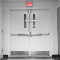 Porte en acier résistant au feu de qualité supérieure avec barre anti-panique pour entrepôt, usine et sortie de secours