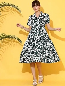 Robe bohème indienne 100% coton à la main avec imprimé floral Summer & Party Wear en vente écologique - Product Image 2