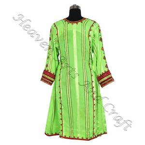 Robe balochi afghane noire vintage faite à la main meilleure conception de vêtements pour femmes inspirée de la culture pakistanaise/indienne BDR049 robe baluchi - Product Image 2