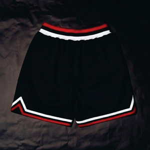 Shorts de sport pour hommes à séchage rapide, double couche en mesh, avec poche, logo personnalisé - Product Image 1