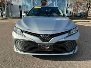 Toyota Camry LE Sedán 2018 Usado, Gasolina/Eléctrico, Asientos de Cuero, Caja de Cambios Automática/Manual, Cámara Trasera, Color Oscuro, R16 - Product Image 4