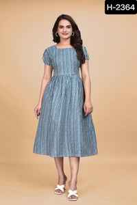 Kurtis cortos de algodón estilo Bollywood indio para uso informal y diario Colecciones de Kurtis con estampado digital simple para vestido de mujer - Product Image 3