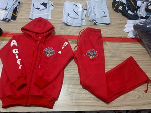 Survêtements d'hiver personnalisés pour hommes, à capuche, décontractés, unis, avec patch brodé effet vieilli, style urbain, 100% coton, coupe droite, doux, teint uni - Product Image 2