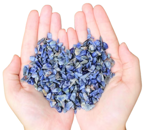 Chips de cristal de sodalita azul natural de calidad superior al por mayor piedra preciosa de meditación grabada para decoración del hogar para Feng Shui - Product Image 1