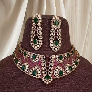 Ensemble de collier et boucles d'oreilles de haute qualité, plaqué or, avec pierres en moissanite, pour femmes, collection de vêtements de mariage - Product Image 1