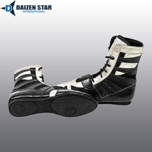 DAIZEN STAR INTERNATIONAL Calzado Ligero y Flexible de Lona y Cuero con Cordones, Transpirable, Antideslizante, con Agarre para Todo Clima - Product Image 4