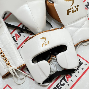 ชุดมวยพรีเมียม ถุงมือหนัง หมวกนิรภัย และสนับแข้ง รับผลิตแบบ OEM ชุดฝึกซ้อมสำหรับนักมวย โรงยิม และขายส่ง - Product Image 3