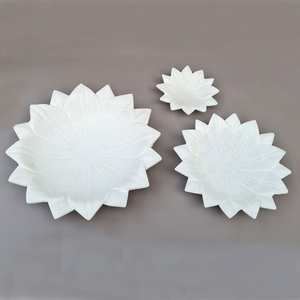 Cuenco Decorativo de Mármol Ecológico Tallado a Mano con Diseño de Pétalos de Flor, Urli, Pájaros, Ondas y Canales - Product Image 5