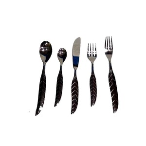 Cena romántica de grado alimenticio Cubiertos de acero inoxidable Tenedor Cuchara Juego de cuchillos Acabado plateado para fiesta de boda - Product Image 2