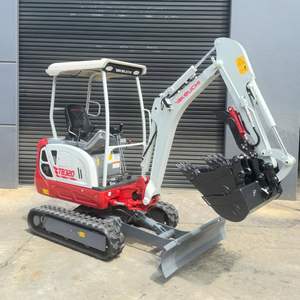 Excavatrice compacte sur chenilles Takeuchi TB320 2024, moteur diesel Yanmar 24,4 ch, 3 tonnes, fabrication japonaise, système de pompe hydraulique durable. - Product Image 2