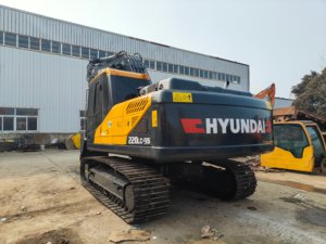 Excavadora de Orugas Hyundai 220LC-9S de Alta Calidad, Usada, Precio Económico, Modelo 2020, 22000 kg, Motor en Buen Estado - Product Image 6