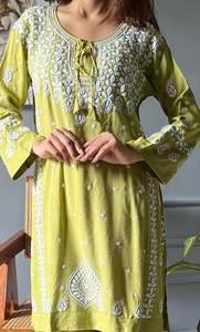 Ensemble Kurta et Plazzo Traditionnel Brodé pour Femmes, Confortable et Exclusif, Vêtement Ethnique Élégant pour les Fêtes, Évacuation de l'Humidité - Product Image 5