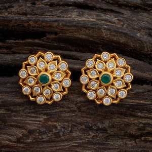 Pendientes de tuerca modernos Silver Temple 170264 chapados en oro amarillo con diamante talla princesa y perla en engaste de bisel, diseño floral y animal - Product Image 1