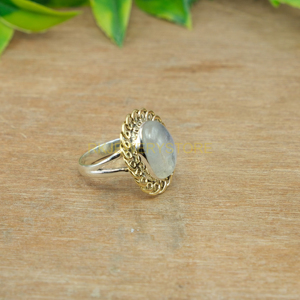 แหวนมูนสโตนสีฟ้าธรรมชาติ แหวนเงินแท้ 925 ประดับด้วยทองเหลือง แหวนมูนสโตน ของขวัญเครื่องประดับสำหรับผู้หญิงและผู้ชาย - Product Image 4