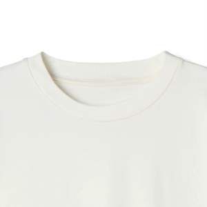 T-shirt coupe ample classique avec coupe décontractée idéal pour les hommes et les femmes confort quotidien, tenue décontractée et superposition - Product Image 4