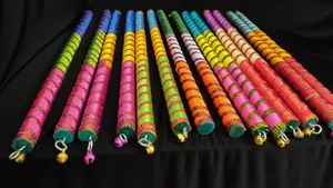 Dandiya ไม้คู่สำหรับ Garba ฉลองงานฝีมือที่สวยงามแบบดั้งเดิมไม้ navratri แท่งเต้นรำ - Product Image 2