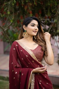 Diseñador exclusivo Maroon Georgette Lehenga Choli Ropa de fiesta festiva más hermosa con Secuencia de bordado pesado Bodas DE TRABAJO - Product Image 3