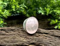 Bague en argent sterling 925 plaqué rhodium avec pierre précieuse en quartz rose, bijoux faits à la main, sertissage clos, bague tendance unisexe.