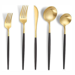 Fabricantes de cubiertos indios en la India Elegante cuchillo de metal de acero inoxidable Tenedor Cuchara Juego de cubiertos para fines de boda - Product Image 5