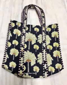 Grand sac à bandoulière à logo personnalisé sac fourre-tout de voyage matelassé oversize léger sacs fourre-tout matelassés pour femme - Product Image 6