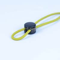Verrou de cordon double réglable en résine ABS et nylon de haute qualité avec logo personnalisé, accessoires de vêtement, embouts SKU R1
