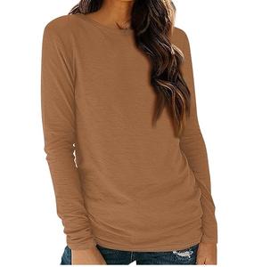 Camisetas de manga larga informales para mujer OEM, ropa de calle con cuello en V y patrón sólido, opciones de talla grande para todo el verano y otoño - Product Image 4