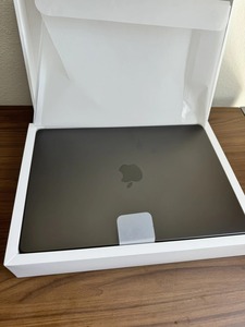 NOUVEAU MAC Pro 16 pouces en aluminium, élégant et très demandé, avec processeur M5 M5 Pro/M5, 48 Go de RAM, 2 To de SSD, 18 cœurs CPU/40 cœurs GPU - Product Image 2