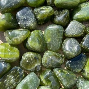 คริสตัลเซอร์เพนไทน์ธรรมชาติ ขัดเงา รูปไข่ สีเขียว สำหรับการทำสมาธิ ลดราคาพิเศษ เป็นมิตรต่อสิ่งแวดล้อม - Product Image 5